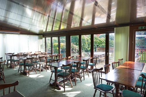 Camden Arms Hotel - image 3