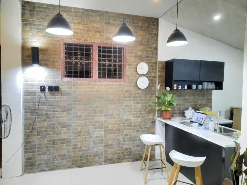 1 Bed House - Sleeps 2 - Pets - Parking - Wifi, Zamboanga (Foto 2)