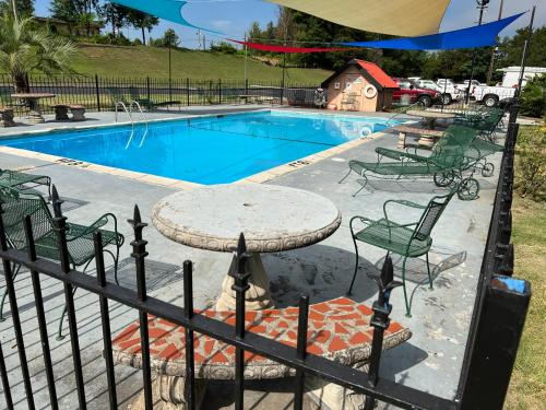 卡特斯維爾鄉村壁爐套房酒店 (Country Hearth Inn & Suites Cartersville) in 卡特爾斯維爾 (GA)