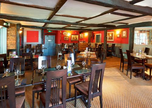 Camden Arms Hotel - image 9