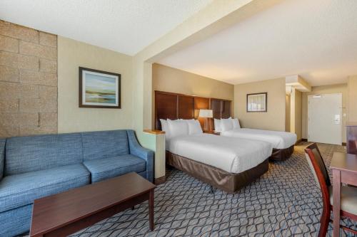 Clarion Hotel Anaheim Resort - image 13
