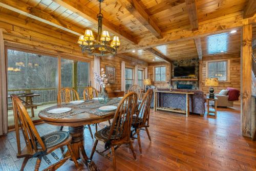 Deer Field Cabin Fire Pit and Mountain Views!