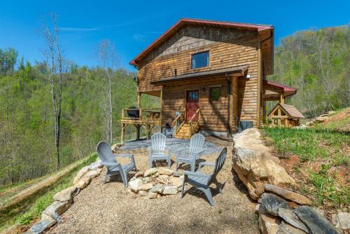 Deer Field Cabin Fire Pit and Mountain Views!
