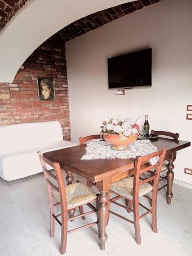 Koplietošanas atpūtas telpa ar TV, Teresa al Belvedere Rooms&HolidayApartments Camere&Appartamenti in Castellinaldo