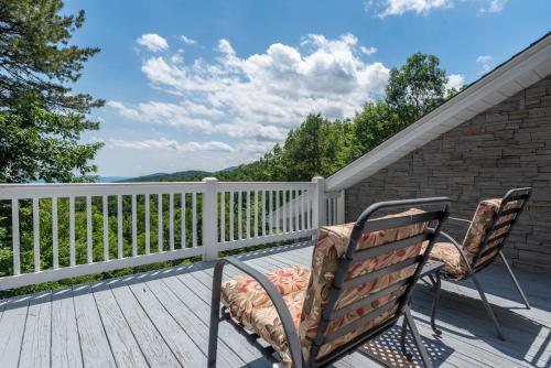 Havencrest Luxury Home with Long Range Mountain & Lake Lure Views! in Old Fort, USA