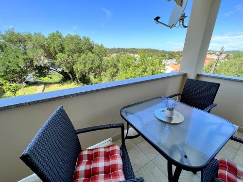 MiraMar Apartments - image 3