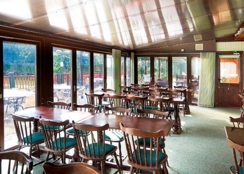 Camden Arms Hotel - image 12