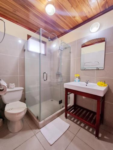 Standard Room image 5