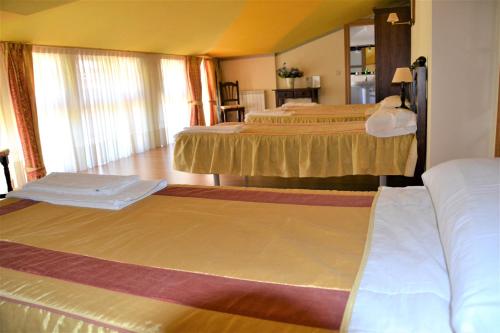 Hostal Infanta Doña Leonor (Hostal Infanta Dona Leonor) in Villalkasar De Sirga