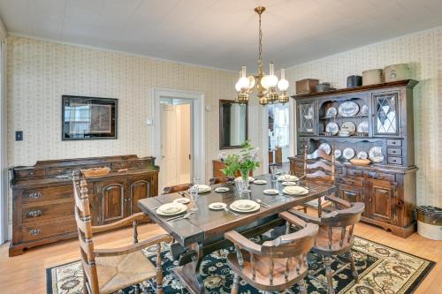 6 Mi to Lake George: Adirondack Home w/ Game Room in Varensburga (NY)
