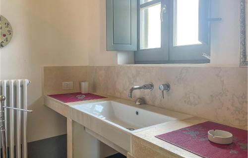 Bathroom, Beautiful Home In Torri In Sabina With Wifi And 4 Bedrooms in Torri In Sabina