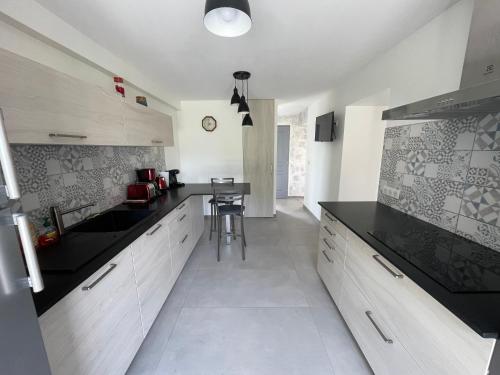 Les mimosas in 魯亞安加式