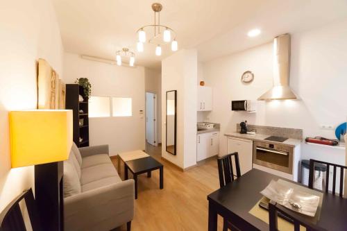 SF - Shiny Apartment in City Centre, Séville