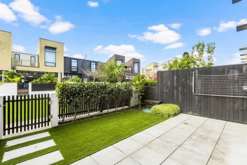 منظر, Hobsonville Point Enchanter with Parking and Wi-fi in هوبسونفيلي