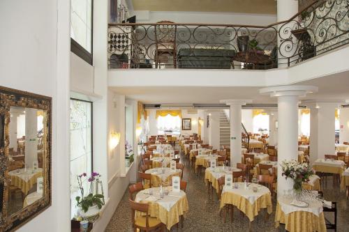 Hotel Elpiro - image 4