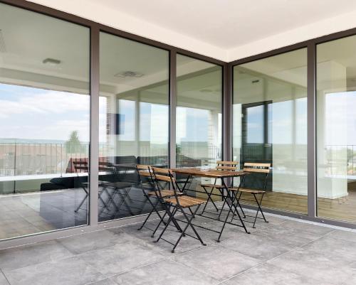 陽台/露台, Moderne Apartments im Herzen der Stadt I private Tiefgarage mit Ladesäulen I home2share (Moderne Apartments im Herzen der Stadt I private Tiefgarage mit Ladesaulen I home2share) in 伊本比倫