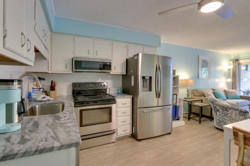 First-Floor Condo - Steps to Beach Coligny Plaza! - image 5
