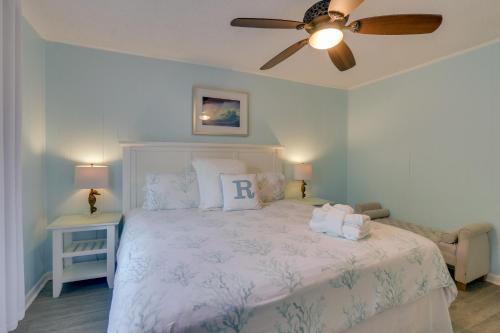 First-Floor Condo - Steps to Beach Coligny Plaza! - image 7