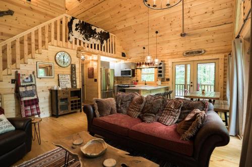 Brown County Log Cabin thumb 3