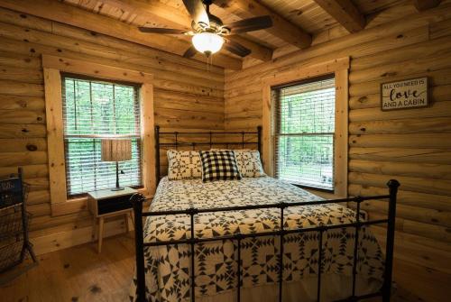 Brown County Log Cabin detail