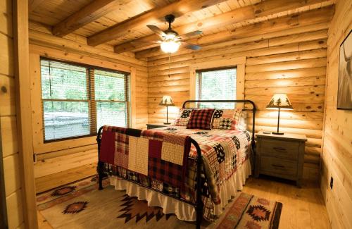 Brown County Log Cabin detail