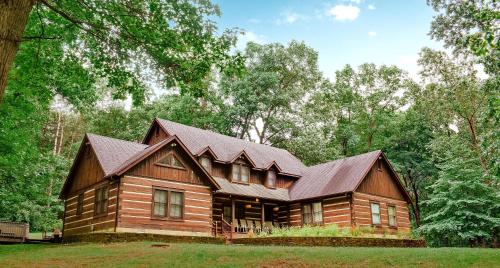 Grand Cabin in Nashville, USA