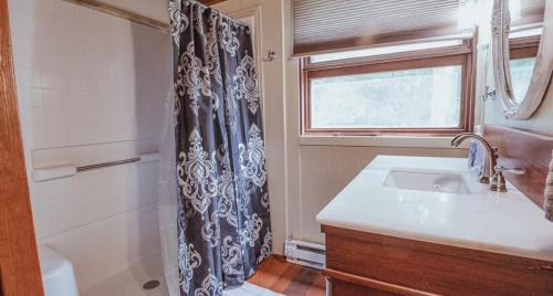 Redwood Lake Cabin - image 3