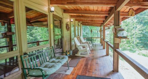 Redwood Lake Cabin in Nashville, USA