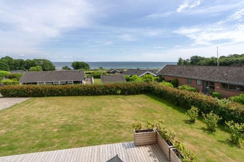  Holiday Home With Sauna, Hot Tub And Sea View in Sarup