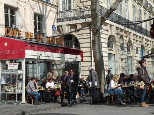 Saint Germain Elegant ChicSuites - image 12