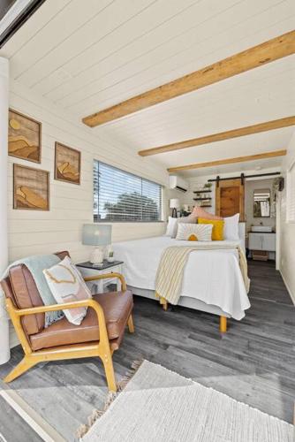 New The Sunrise Cozy Container Home in Fredericksburg, USA