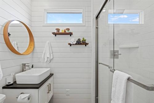 New! The Texas Longhorn-Luxury Container Home in Fredericksburg, USA