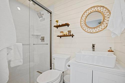 New The Sunset Luxury Container Home in Fredericksburg, USA