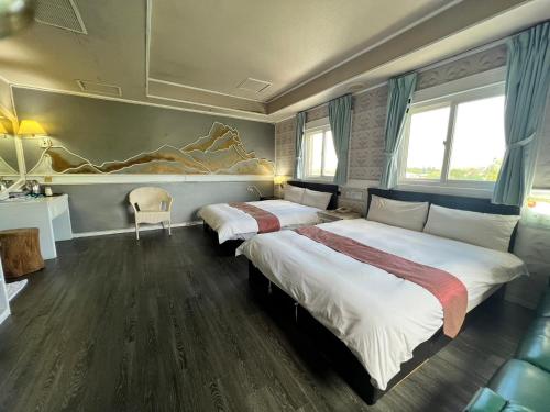 room detail thumbnail 1