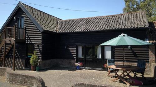 Paddock Barn ~ Short & Long term stay, pets welcome ~ Woodbridge, Framlingham ar in Debach