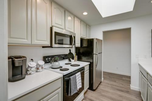 Modern Home 3 Miles to Woodinville Wine Country! - image 14