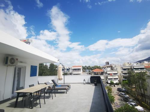 roofgarden apartment close subway station