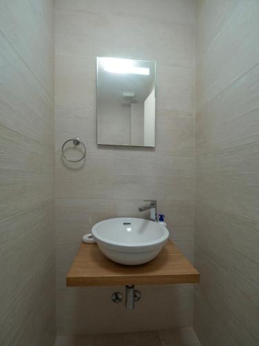 Deluxe Double Room with Balcony and Sea View image 2
