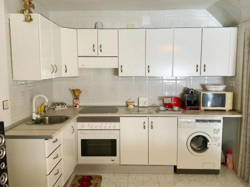 廚房, Holiday Home in Villamiel with Mountain Views in 巴爾貝爾德德爾夫雷斯諾