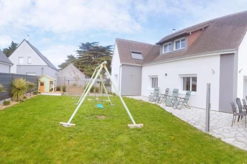 Дитячий майданчик, Villa Mon Rêve 12 pers à 500m de la plage (Villa Mon Reve 12 pers a 500m de la plage) in Брехаль
