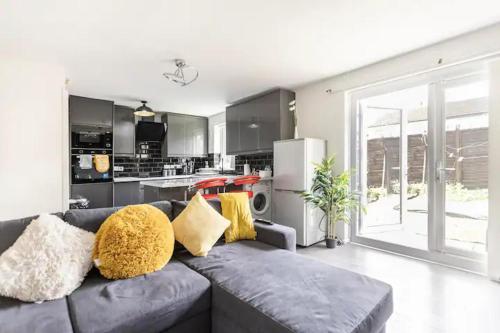 Mordenised 2 Bedroom House close to City Centre gîte à louer Richmond Hill