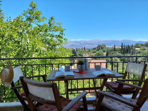 BIRD S SONG gîte à louer Mantzavináta