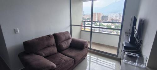 APARTAMENTO AL LADO CENTRO COMERCIAL FABRICATO. MEDELLIN