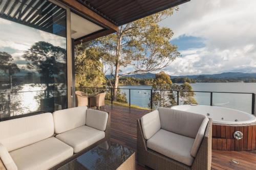 Balcony/terrace, Luxe Cabanas in Guatape