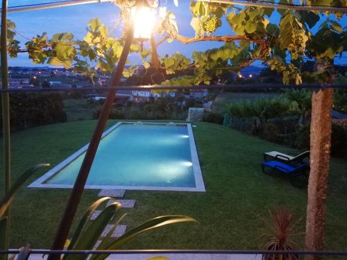 Casa com Piscina Privada de 10m e Jardim, até 8 pessoas, perto do Porto (Casa com Piscina Privada de 10m e Jardim, ate 8 pessoas, perto do Porto) in ลันยิง