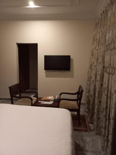 Ziel Guest House Banigala Islamabad Near Gerrys & NIH Hospital - image 13