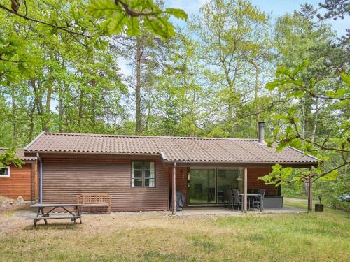 Three-Bedroom Holiday home in Rønne 4