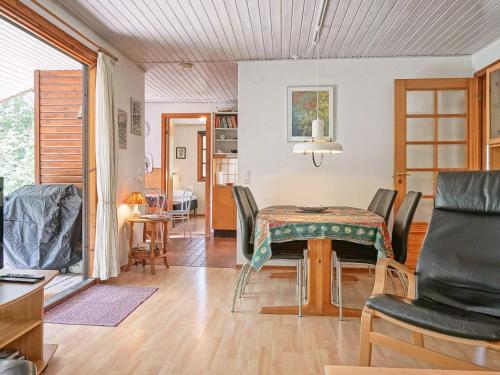 Three-Bedroom Holiday home in Rønne 4