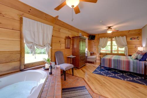 Lakewood Lodge Escape with Fire Pit and Lake Access!