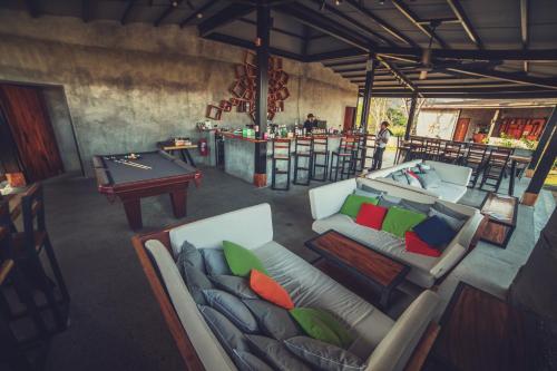 465136668 Alaya Yoga & Surf & Retreat